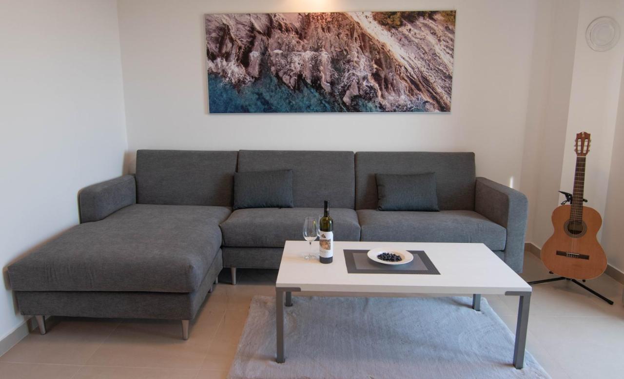 Luxury Apartment Faro With Sea View And Swimming Pool Premantura Extérieur photo
