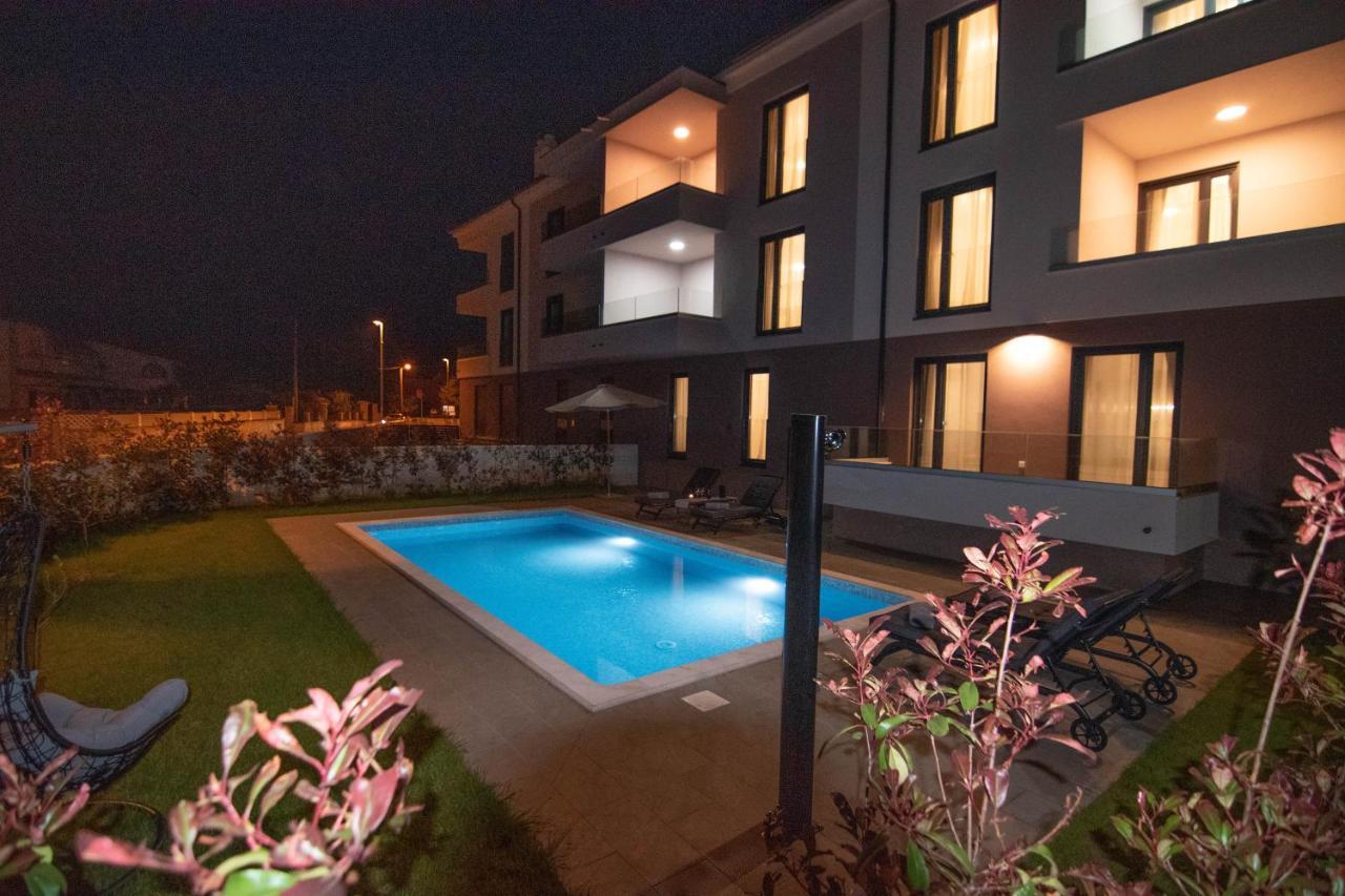 Luxury Apartment Faro With Sea View And Swimming Pool Premantura Extérieur photo