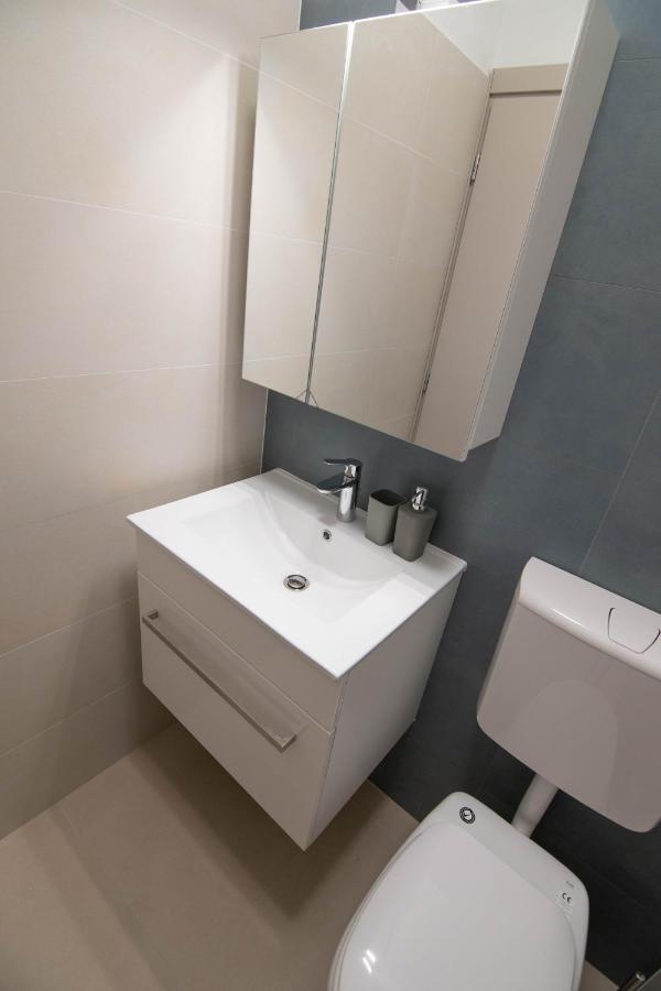 Luxury Apartment Faro With Sea View And Swimming Pool Premantura Extérieur photo